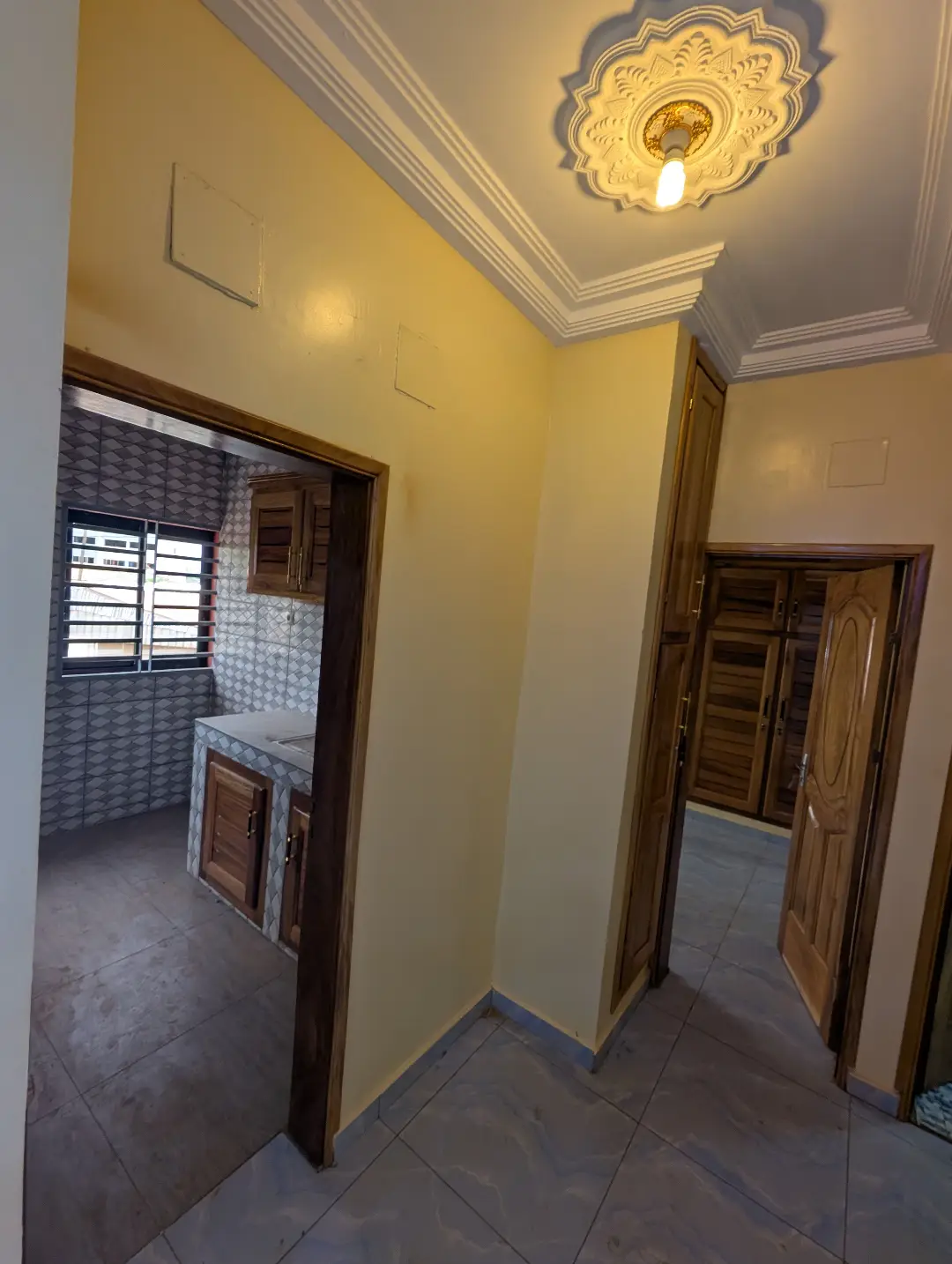 Appartement moderne à louer à Bafoussam 2eme Carrefour Eveche - Image 8