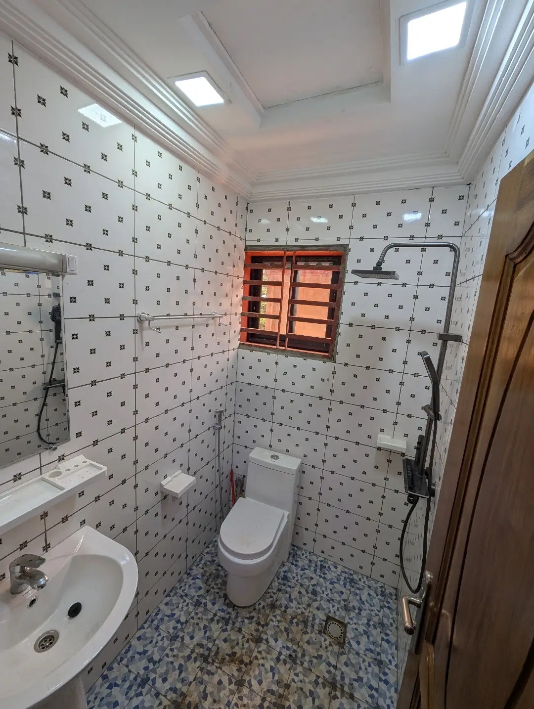 Chambre moderne à louer à Bafoussam 2eme Carrefour Eveche - Image 8