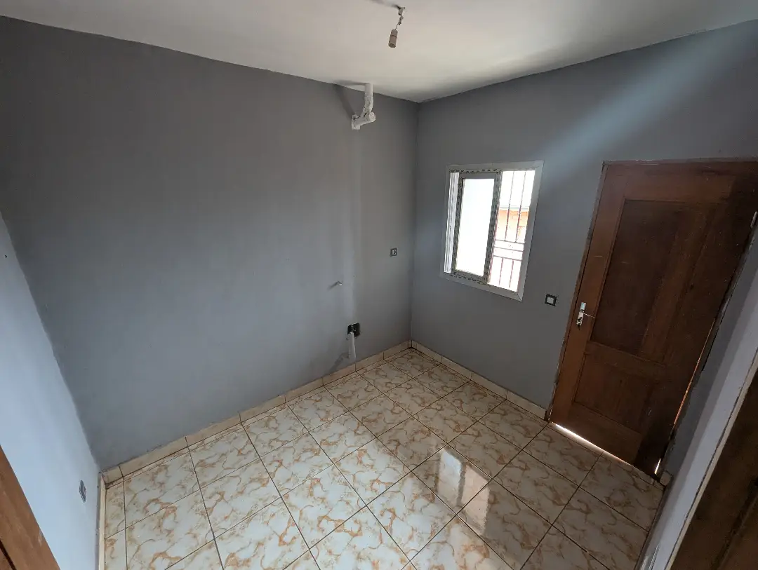 Appartement moderne à louer à Bafoussam Carrefour Explosif - Image 8