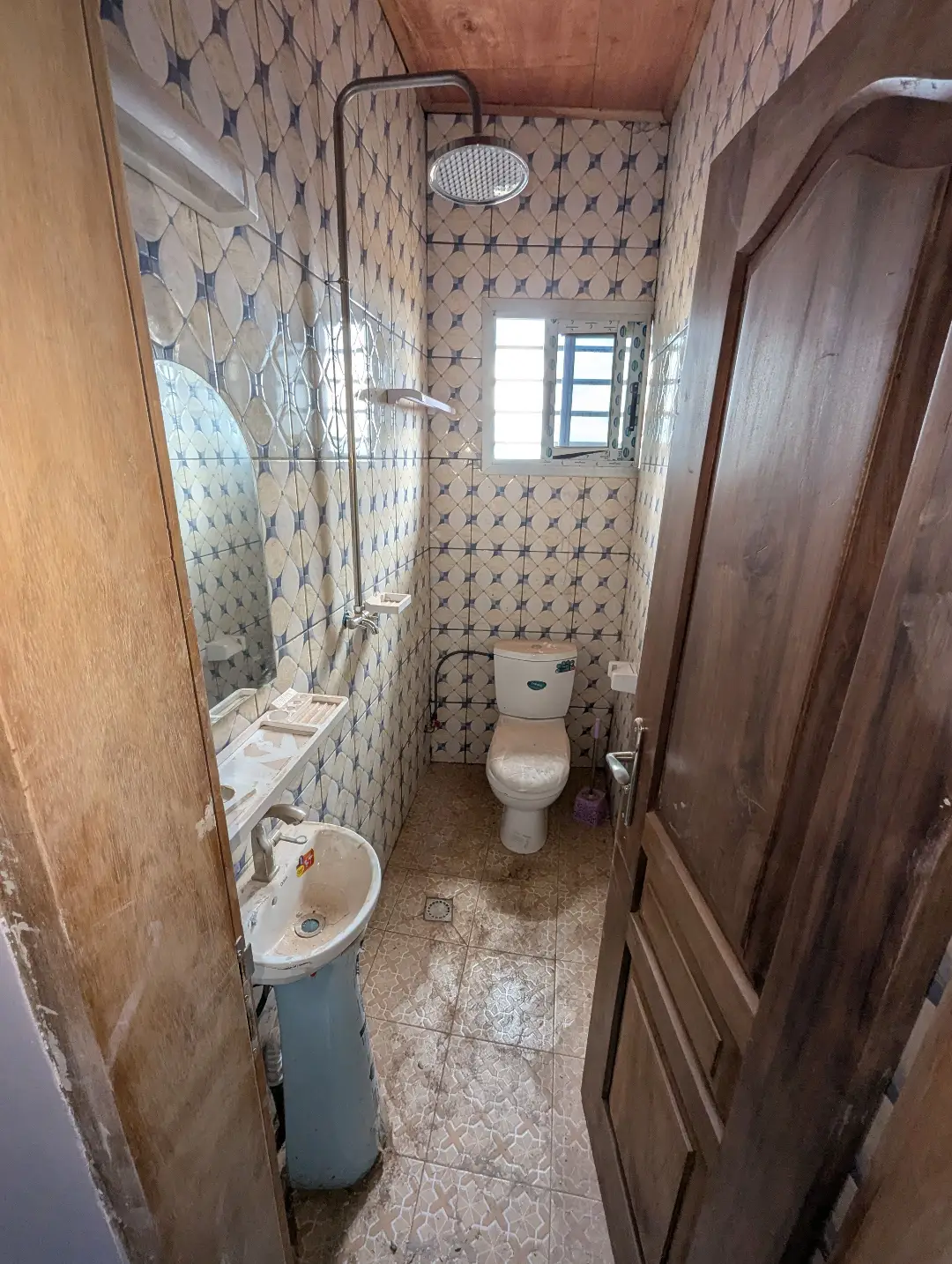 Studio moderne à louer à Bafoussam Tougang Ville - Image 8