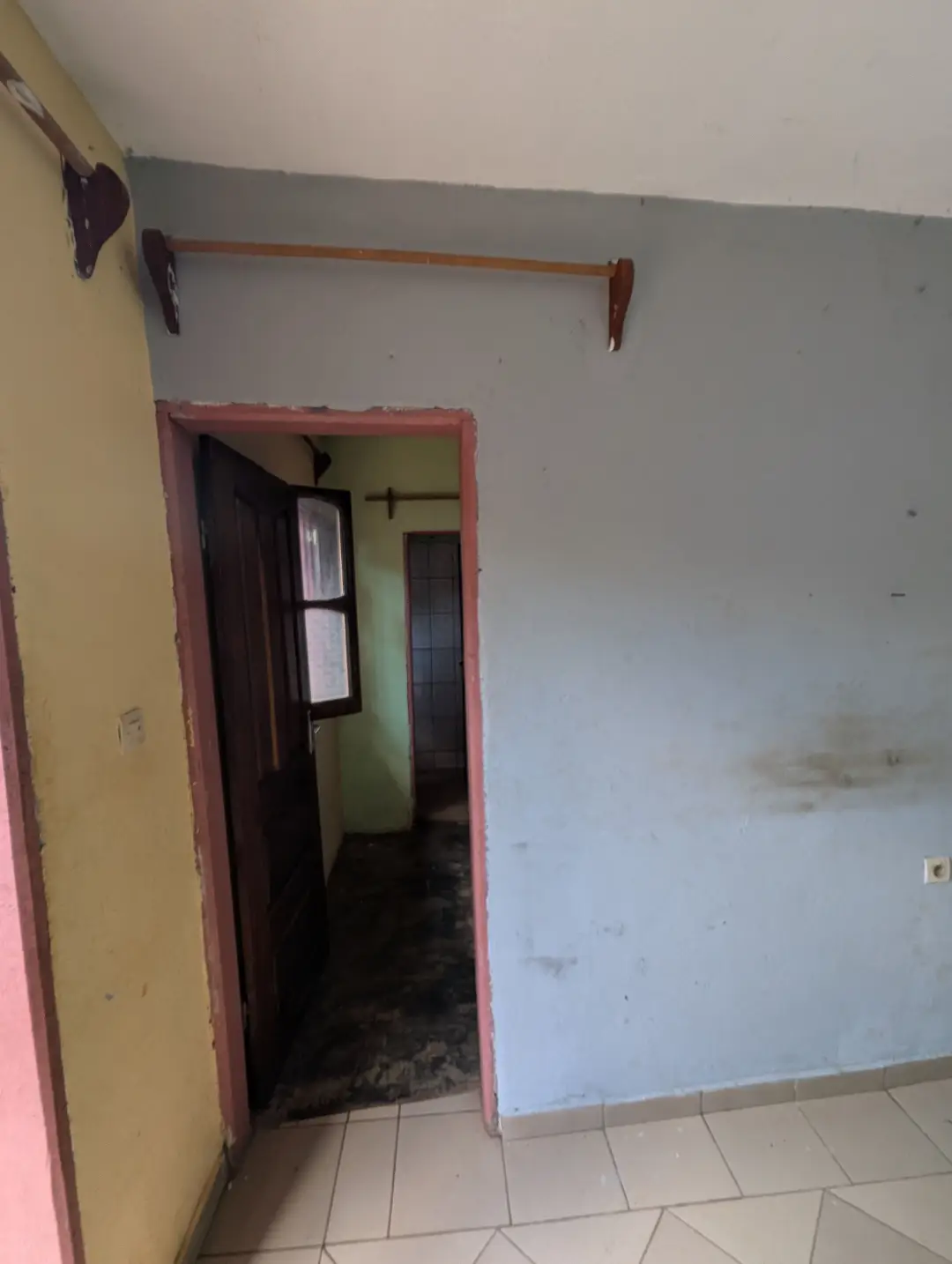 Studio moderne à louer à Bafoussam Pont Voltaire - Image 8