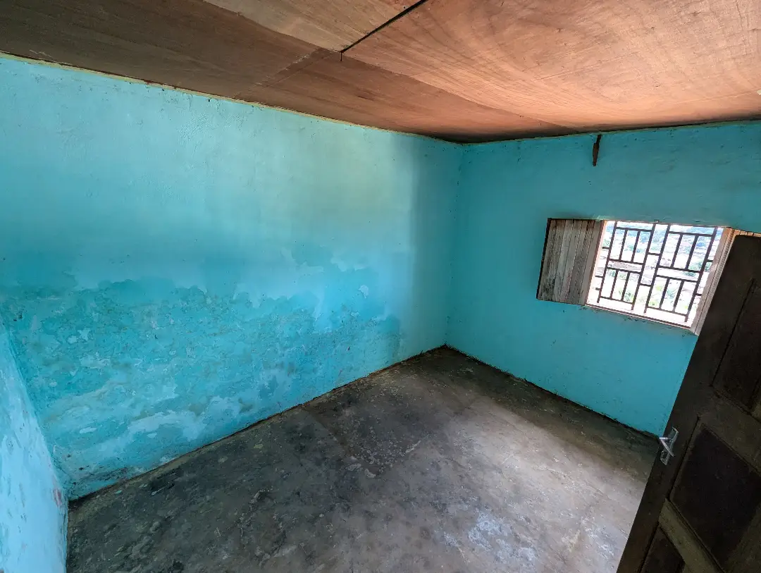 Studio moderne à louer à Bafoussam Djeumoun - Image 8