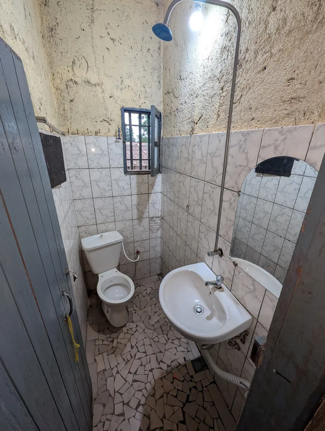 Maison moderne à louer à Bafoussam Maeture - Image 8