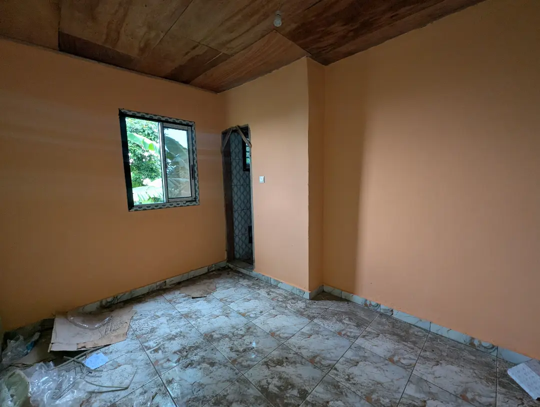 Studio moderne à louer à Bafoussam Saint Thomas - Image 8