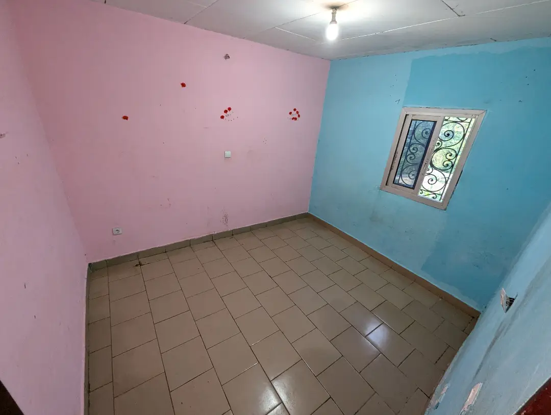 Studio moderne à louer à Bafoussam Taa Mbah - Image 8