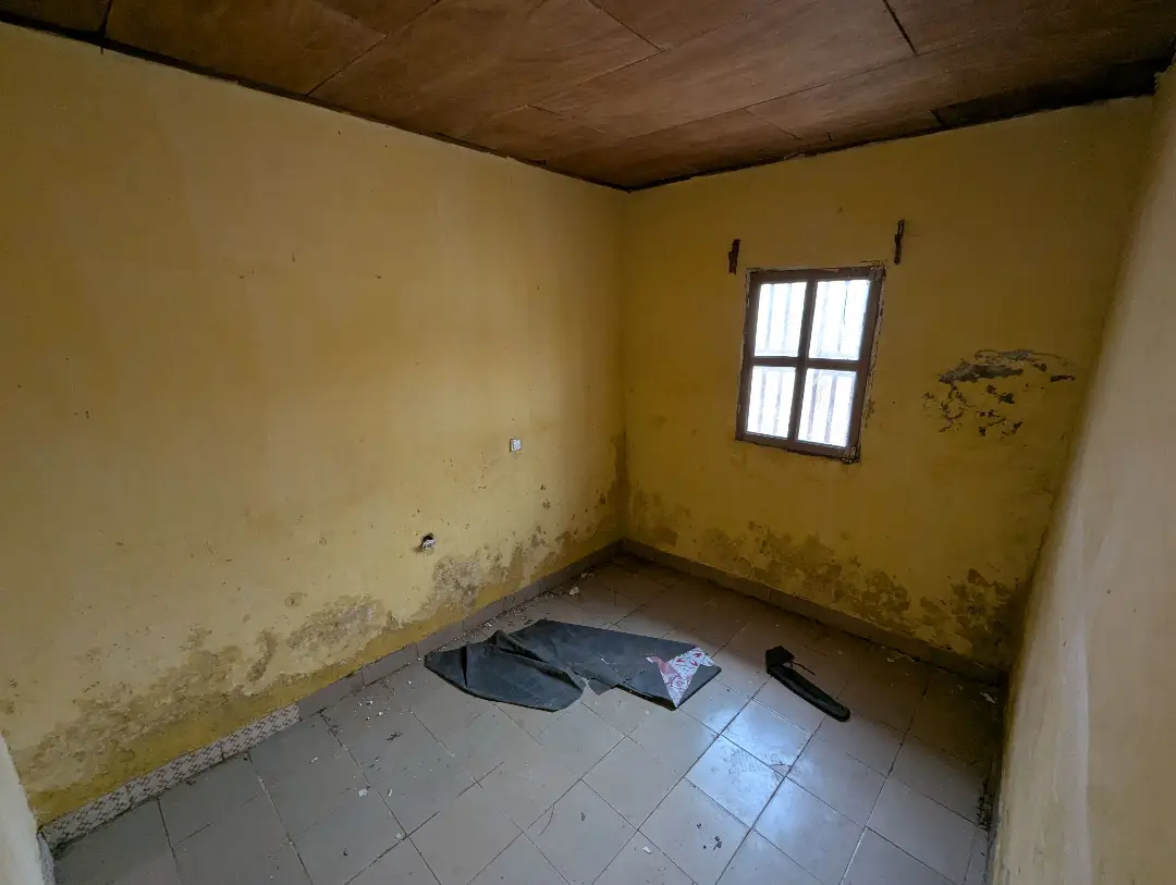 Studio moderne à louer à Bafoussam Camp Militaire - Image 8
