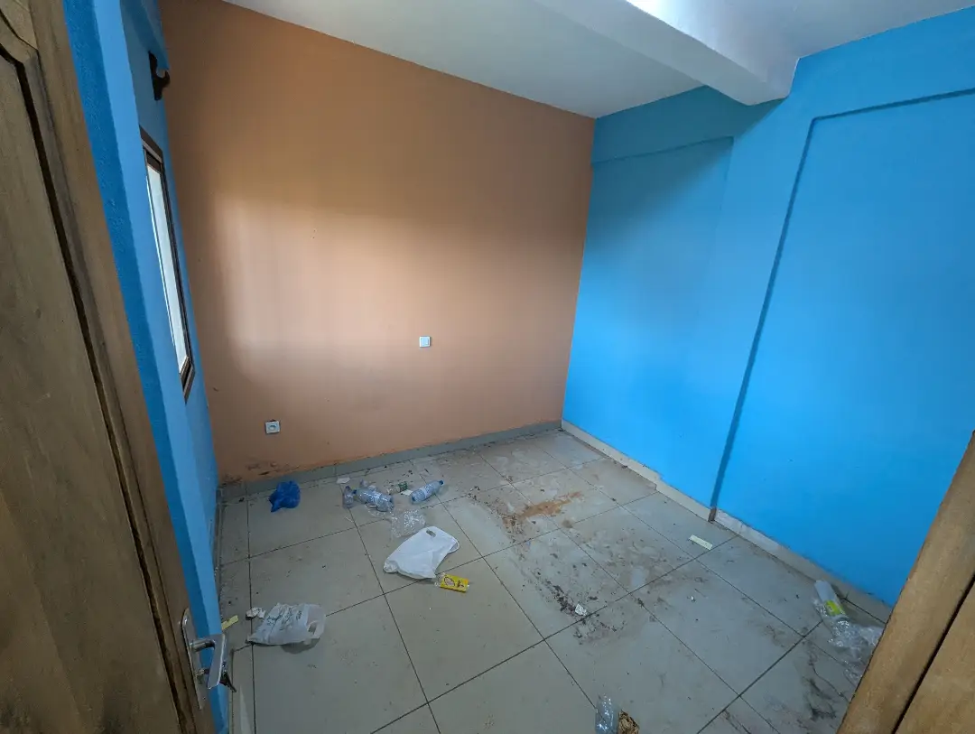 Studio moderne à louer à Bafoussam Carrefour Explosif - Image 8