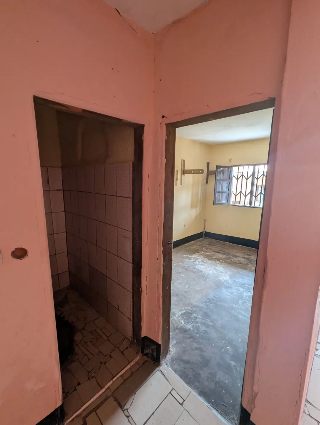 Studio moderne à louer à Bafoussam Carrefour Le Maire - Image 8