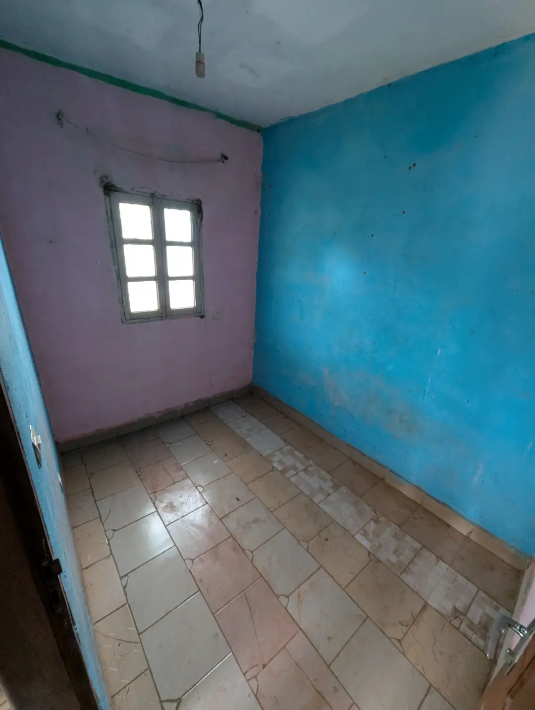 Studio moderne à louer à Bafoussam Entree De La Ville - Image 8