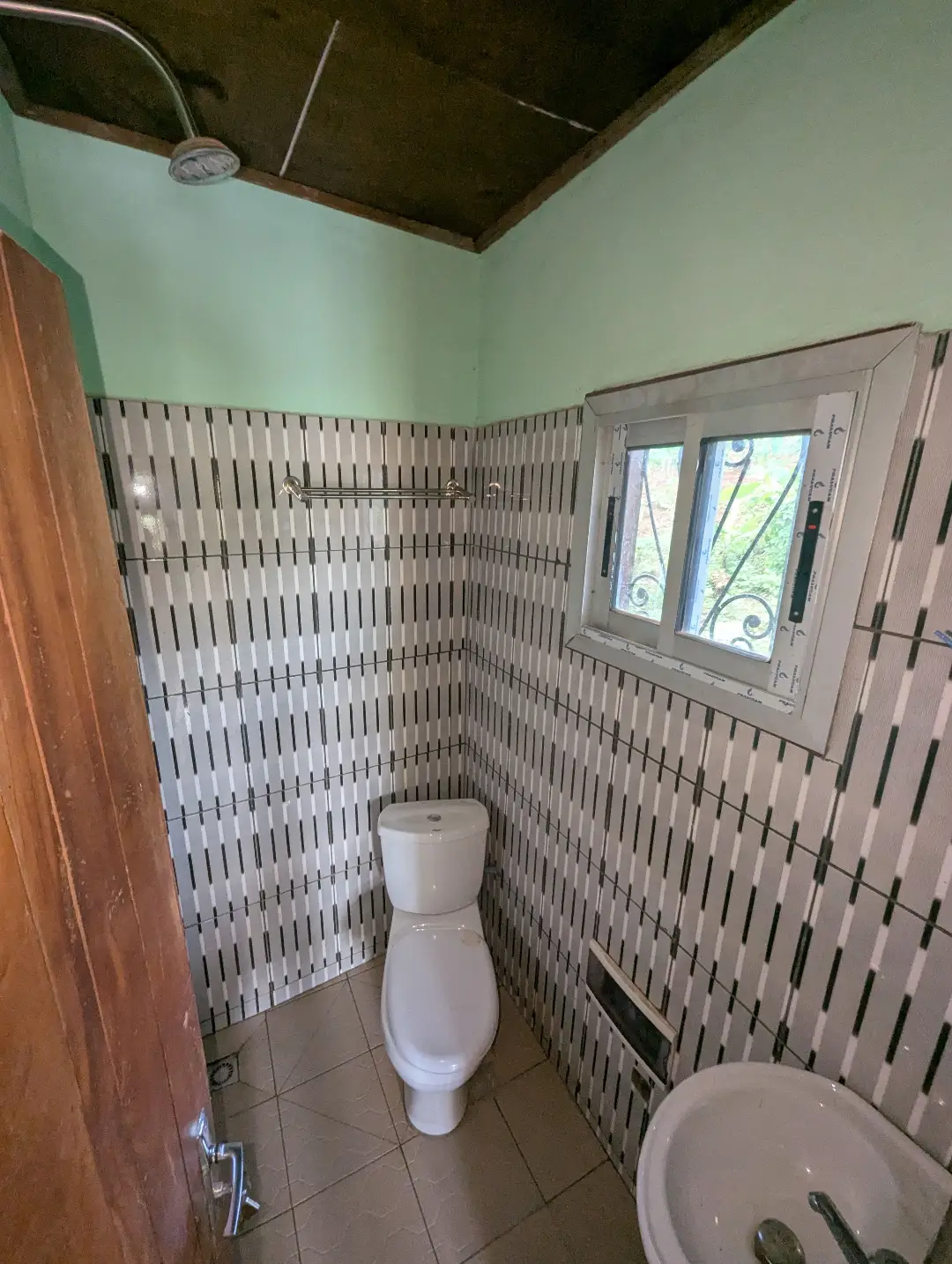 Studio moderne à louer à Bafoussam Toket (lycee) - Image 8