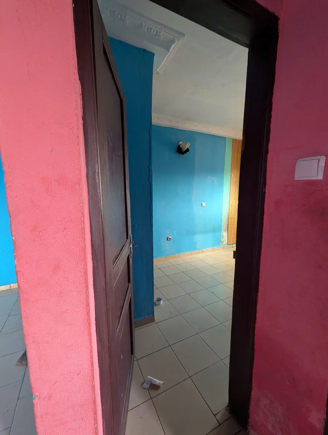 Appartement moderne à louer à Bafoussam Gabon Bar - Image 8