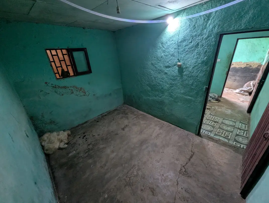 Studio  à louer à Bafoussam Toket - Image 9