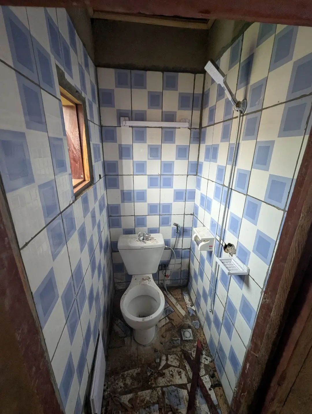 Studio moderne à louer à Bafoussam Saint Thomas - Image 9