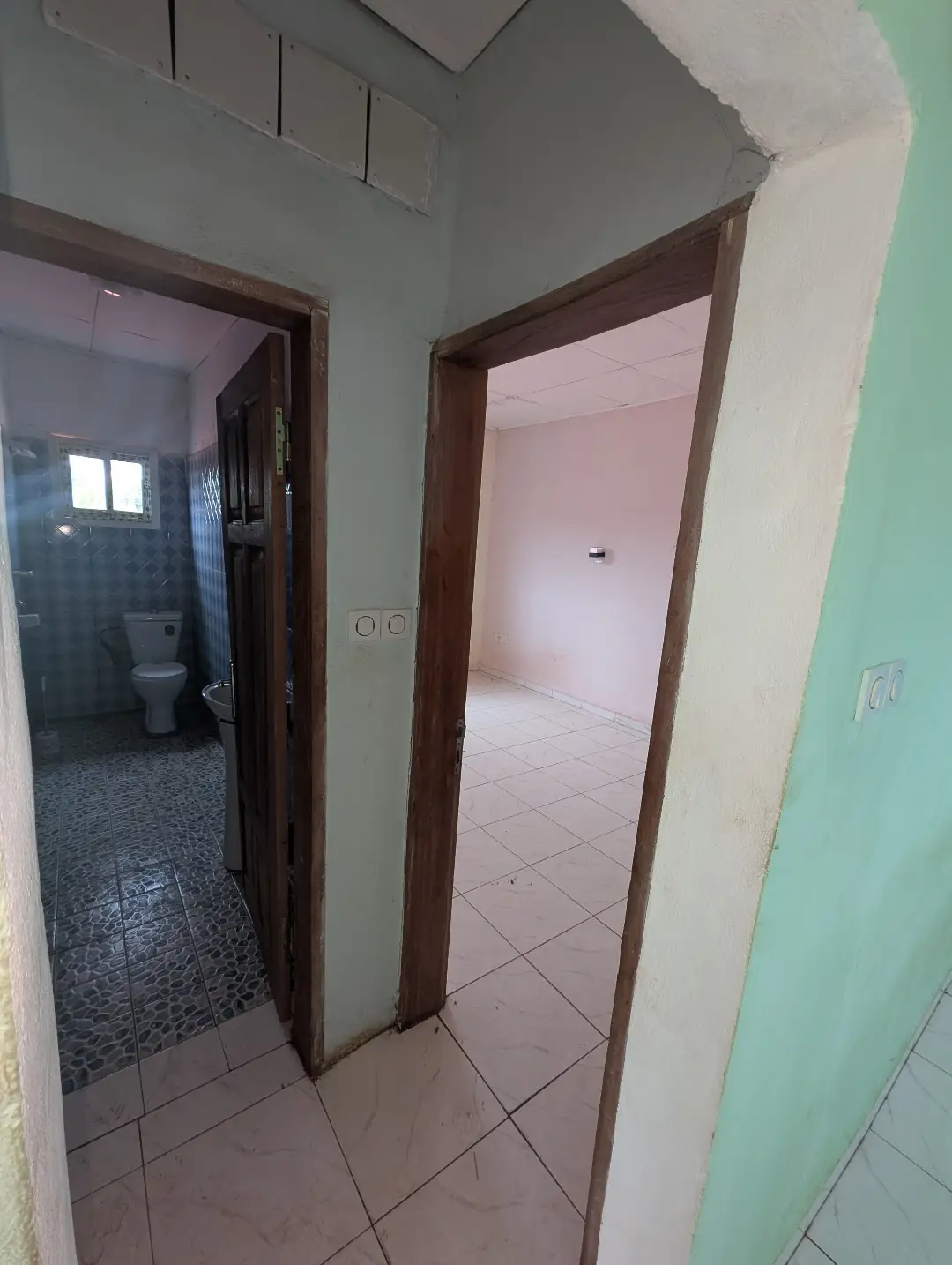 Appartement moderne à louer à Bafoussam Serie Takam - Image 9