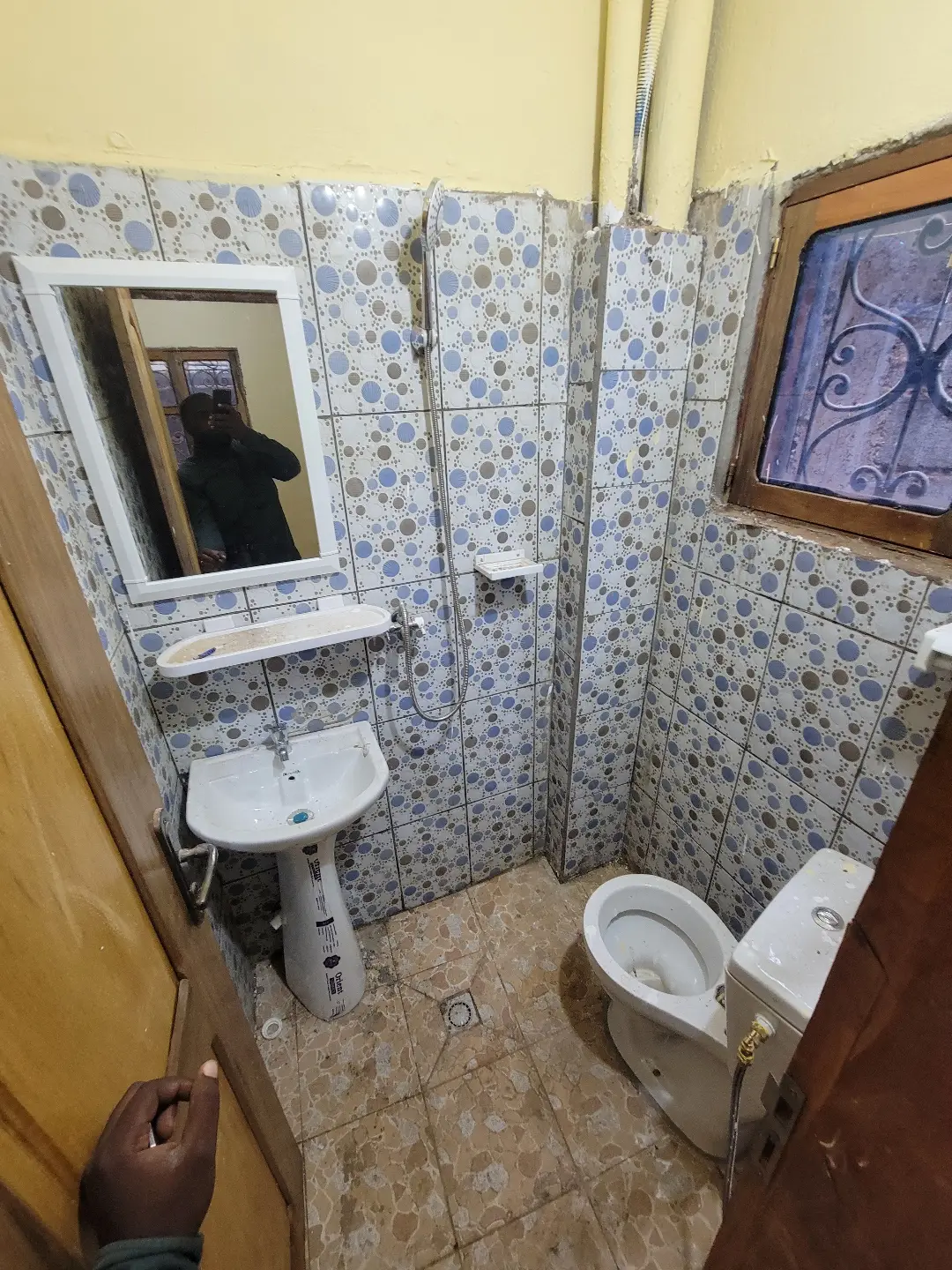 Appartement moderne à louer à Bafoussam Fin Goudron Toket - Image 9