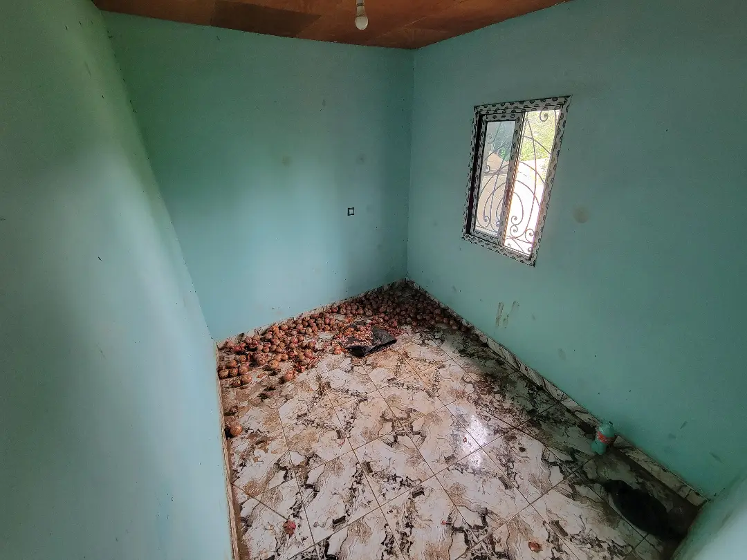 Studio moderne à louer à Bafoussam Toket - Image 9