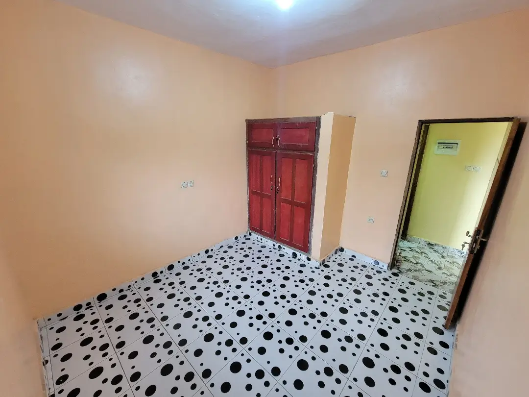 Studio moderne à louer à Bafoussam Ngouache I - Image 9