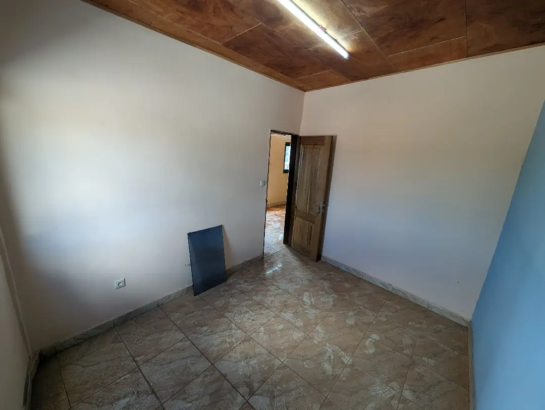 Appartement moderne à louer à Bafoussam Carrefour Ekoule - Image 9