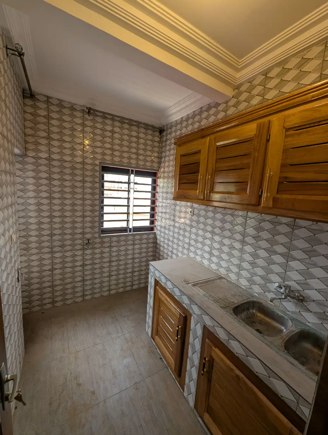 Appartement moderne à louer à Bafoussam 2eme Carrefour Eveche - Image 9