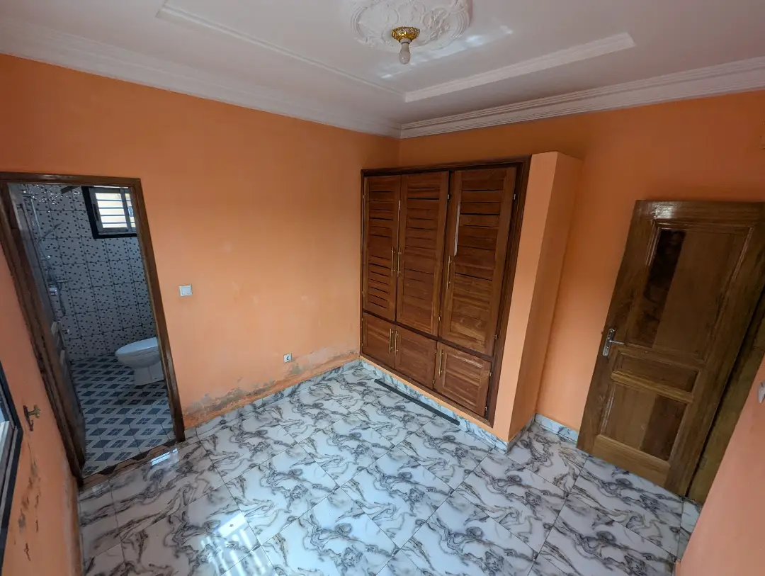 Appartement moderne à louer à Bafoussam Derriere L'hopital Regional - Image 9