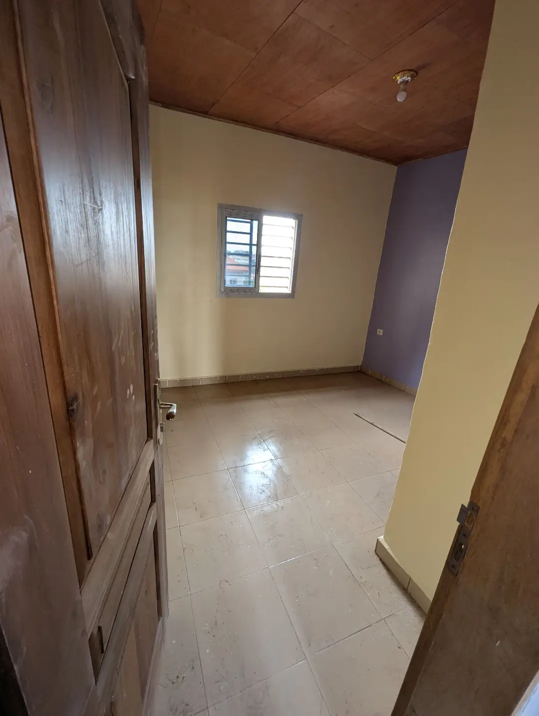 Studio moderne à louer à Bafoussam Tougang Ville - Image 9