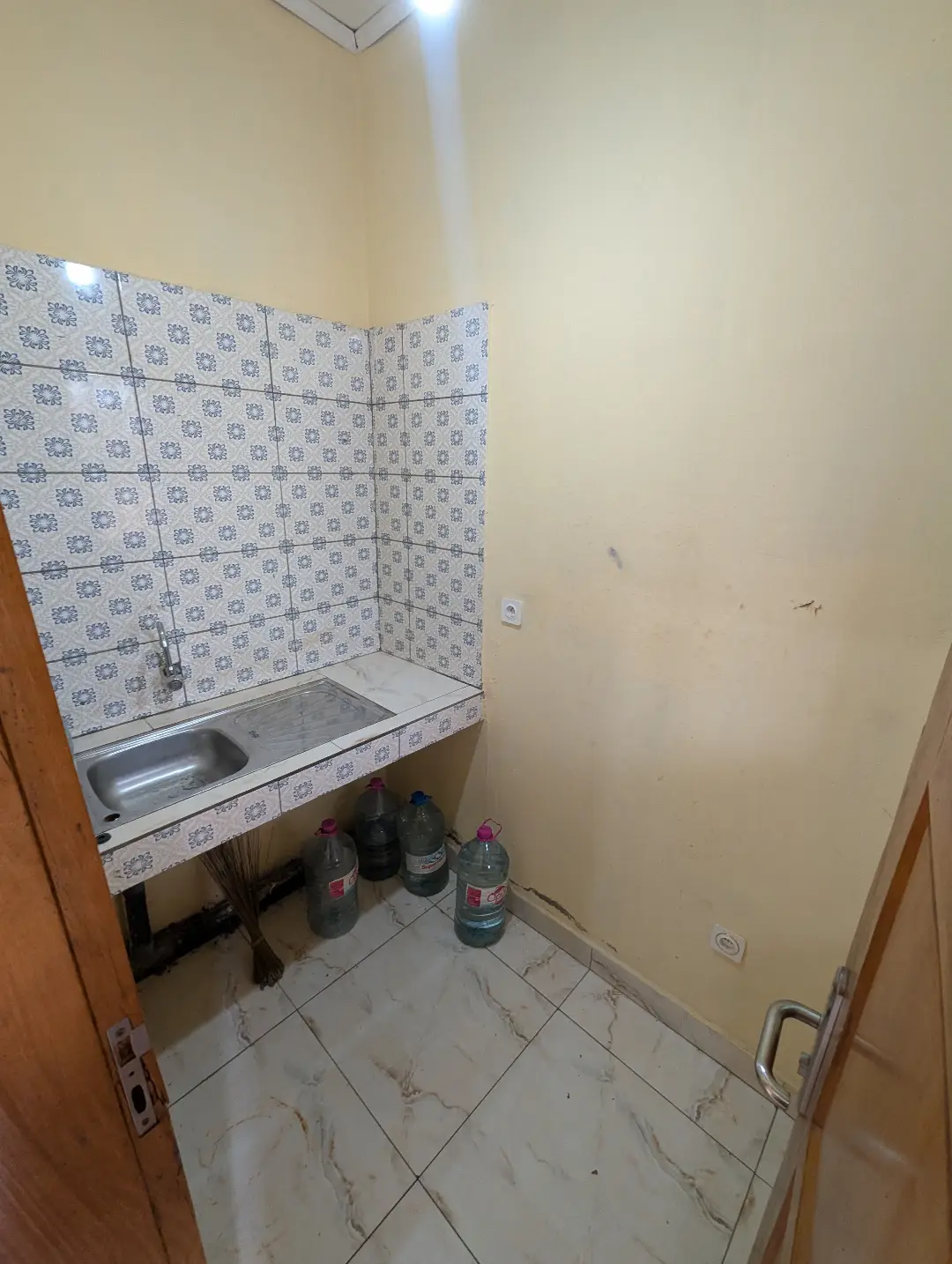 Chambre moderne à louer à Bafoussam Stade Municipal - Image 9