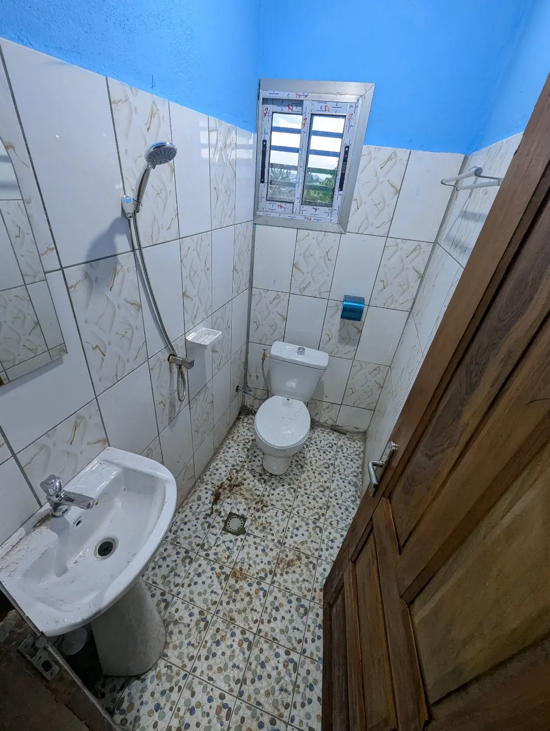 Appartement moderne à louer à Bafoussam Barriere Rouge - Image 9