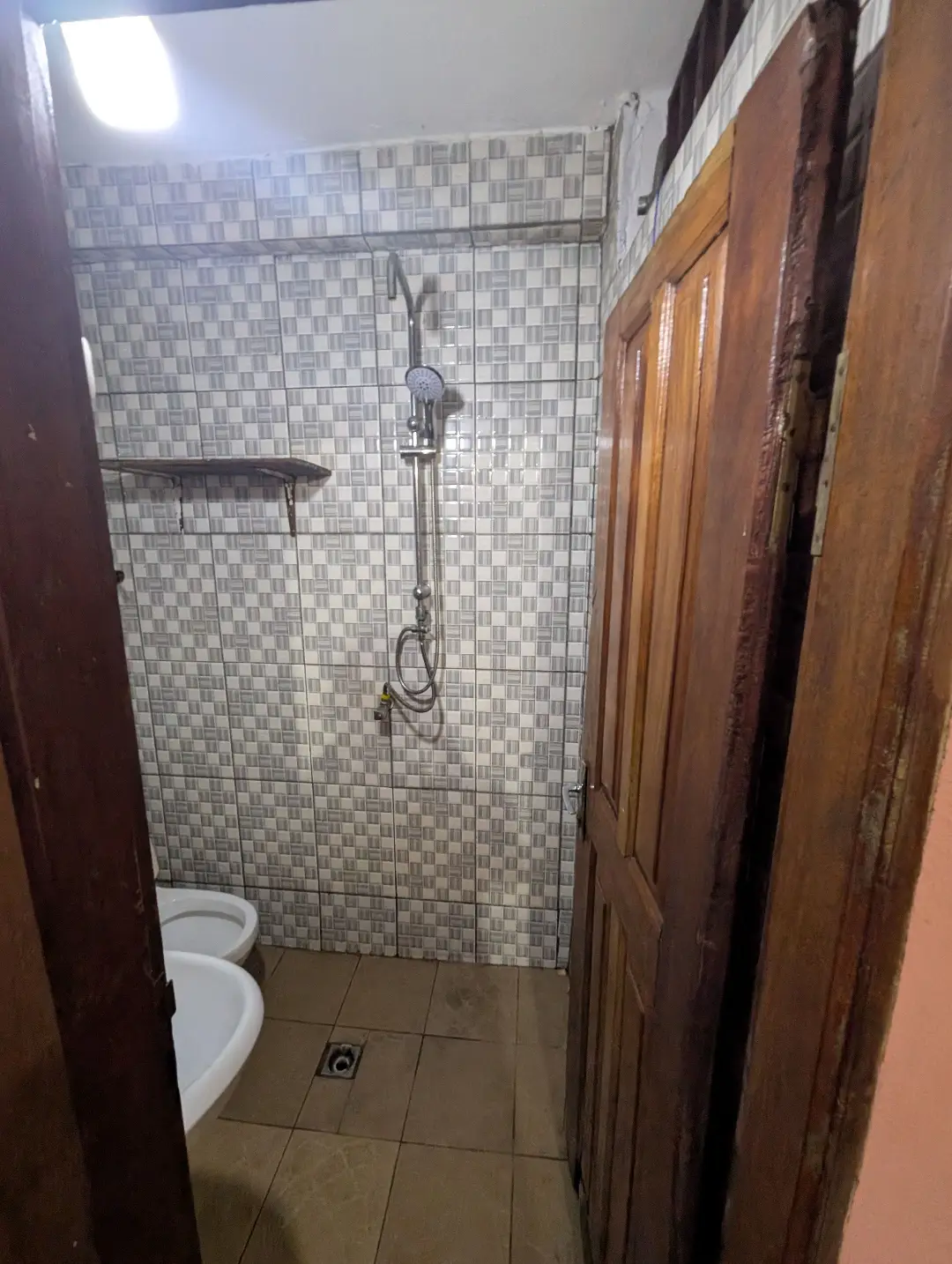 Chambre moderne à louer à Bafoussam 3eme Carrefour Eveche - Image 9