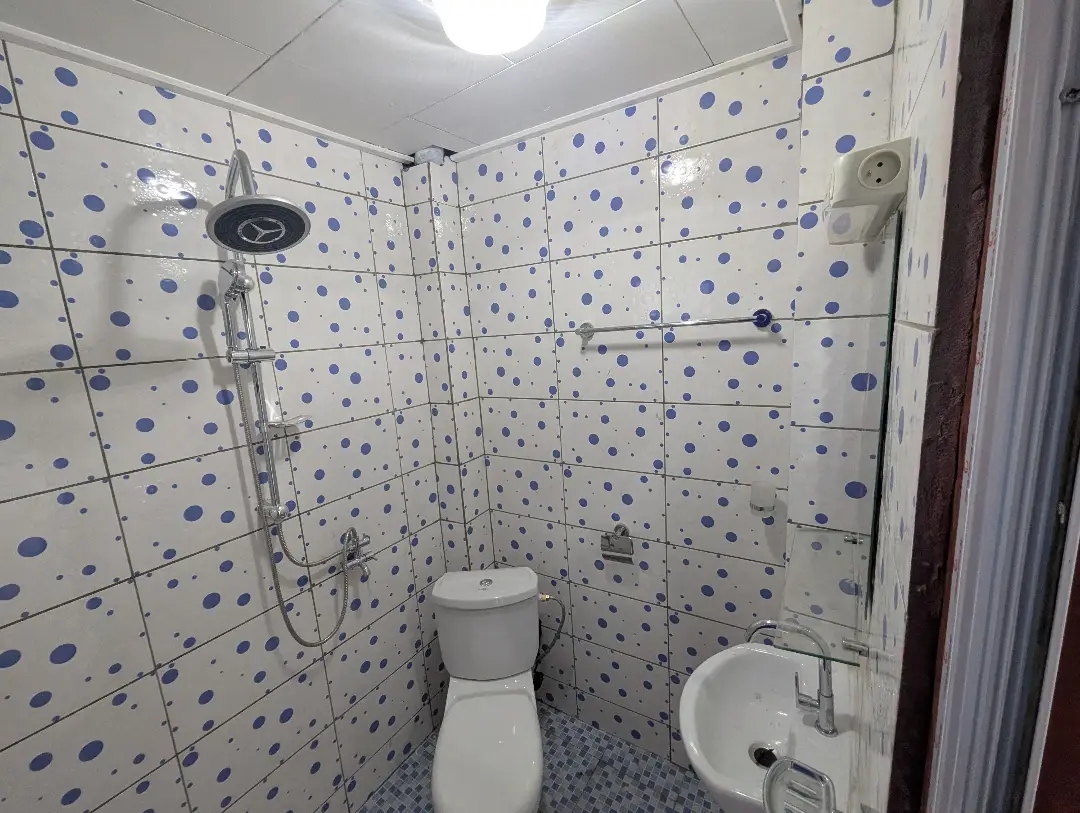 Chambre moderne à louer à Bafoussam Mairie Rural - Image 9