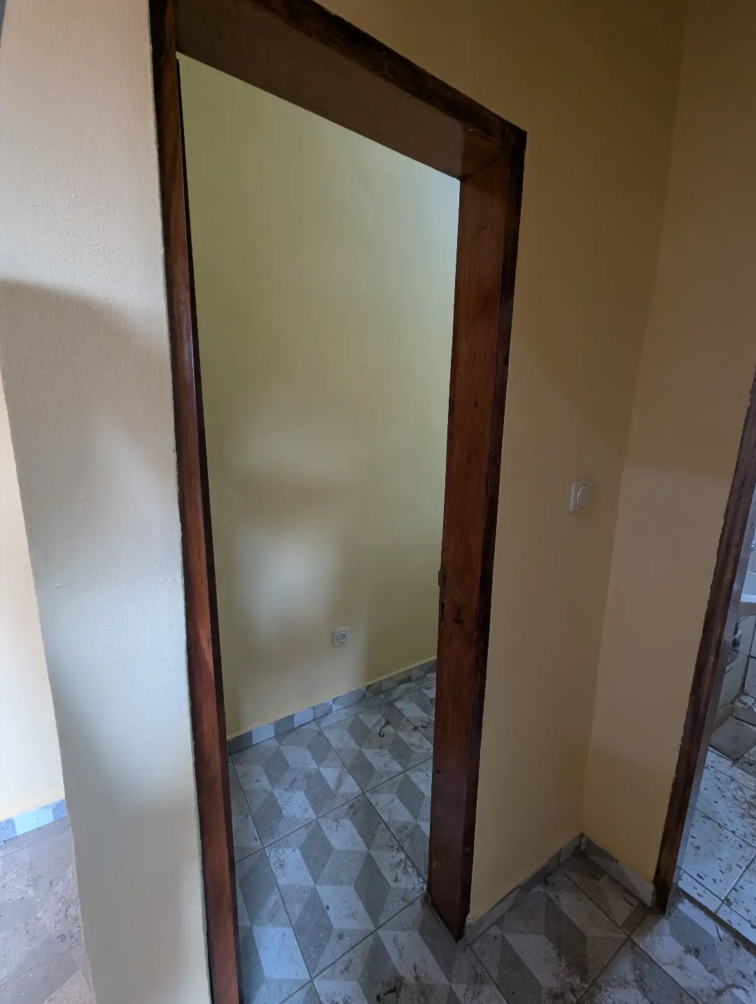 Studio moderne à louer à Bafoussam 2eme Carrefour Eveche - Image 9