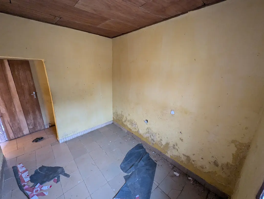 Studio moderne à louer à Bafoussam Camp Militaire - Image 9
