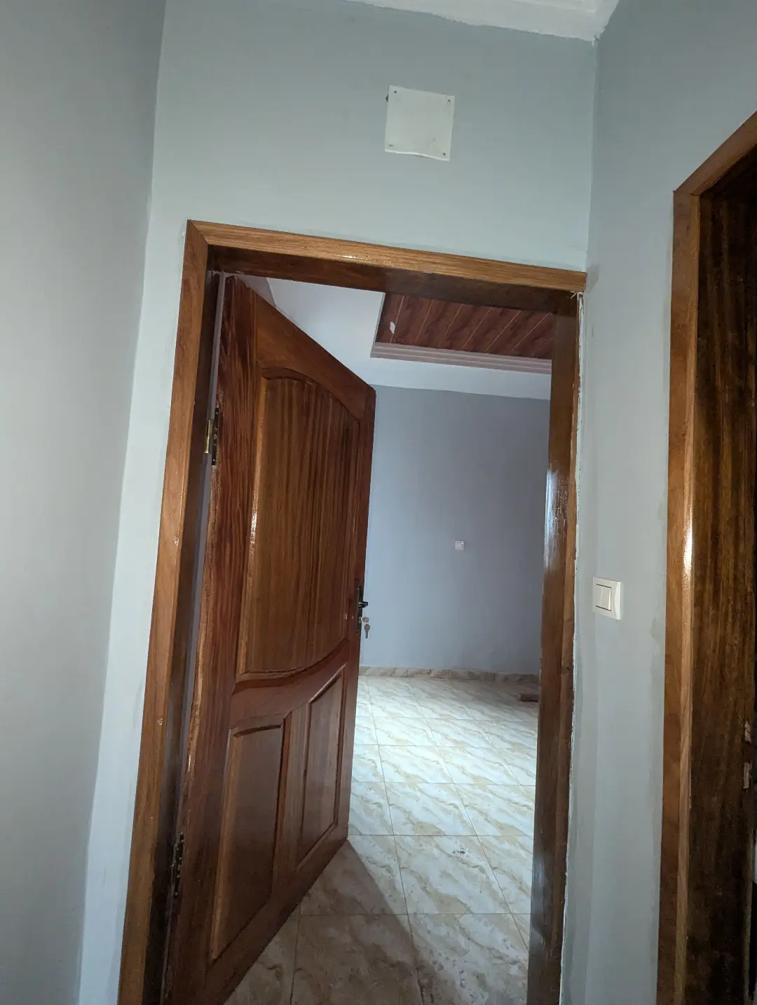 Studio moderne à louer à Bafoussam Camp Militaire - Image 9