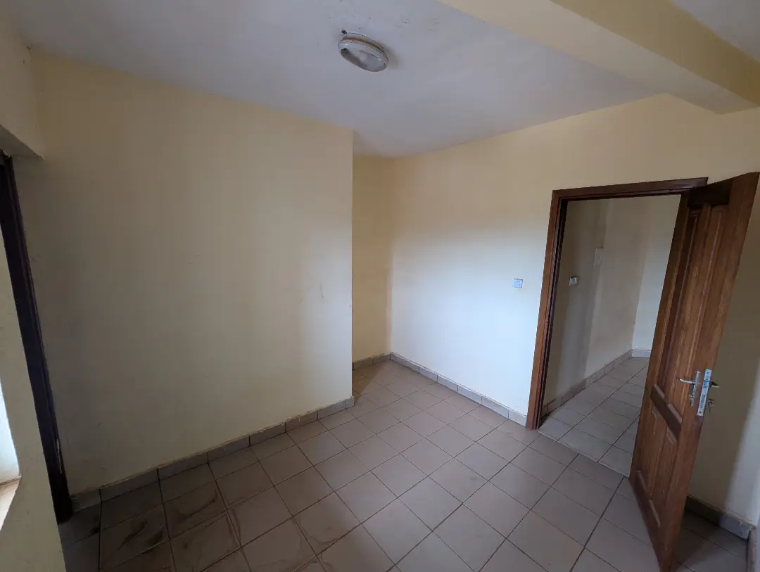Appartement moderne à louer à Bafoussam Entree Ecole Normale - Image 9