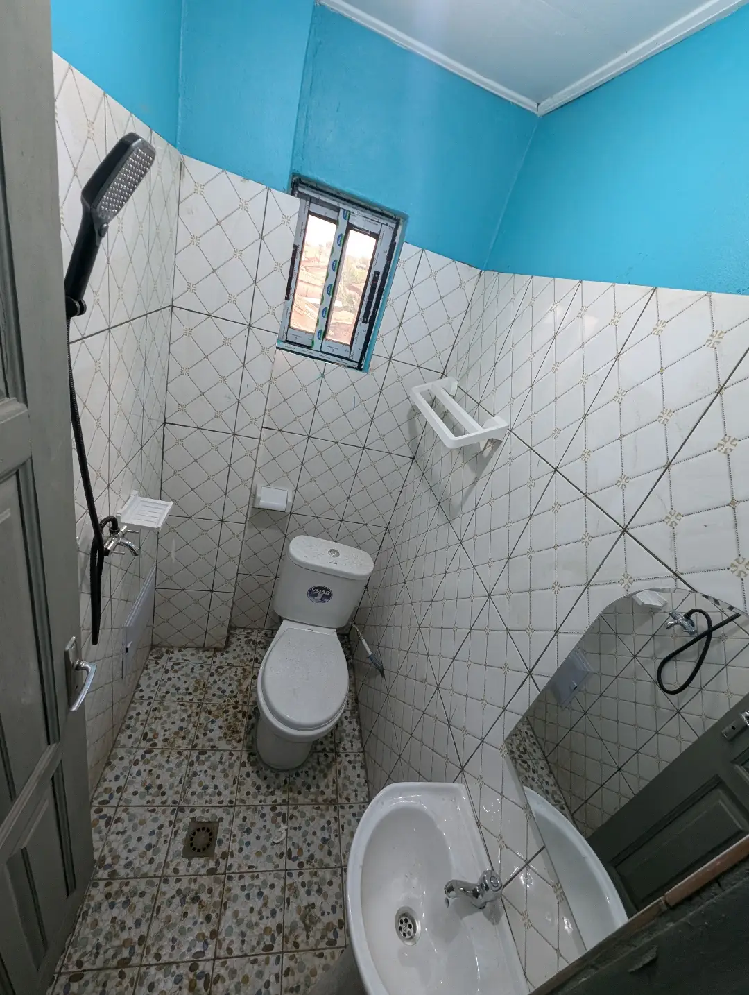 Appartement moderne à louer à Bafoussam Carrefour Touristique - Image 9
