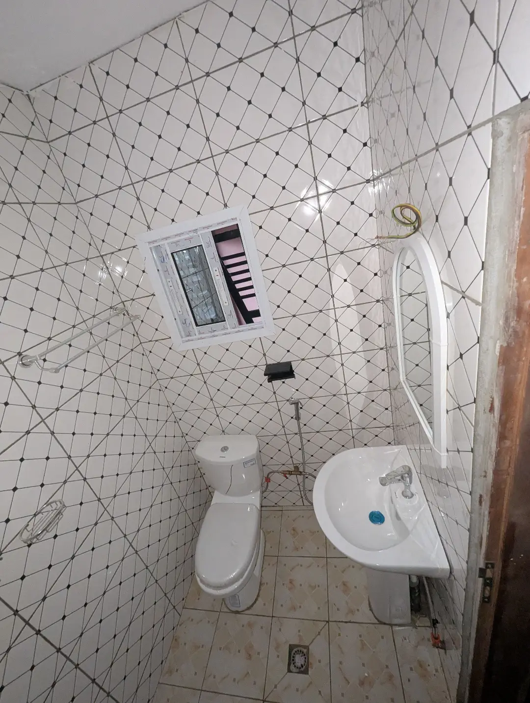 Appartement moderne à louer à Bafoussam Kouongouo - Image 9