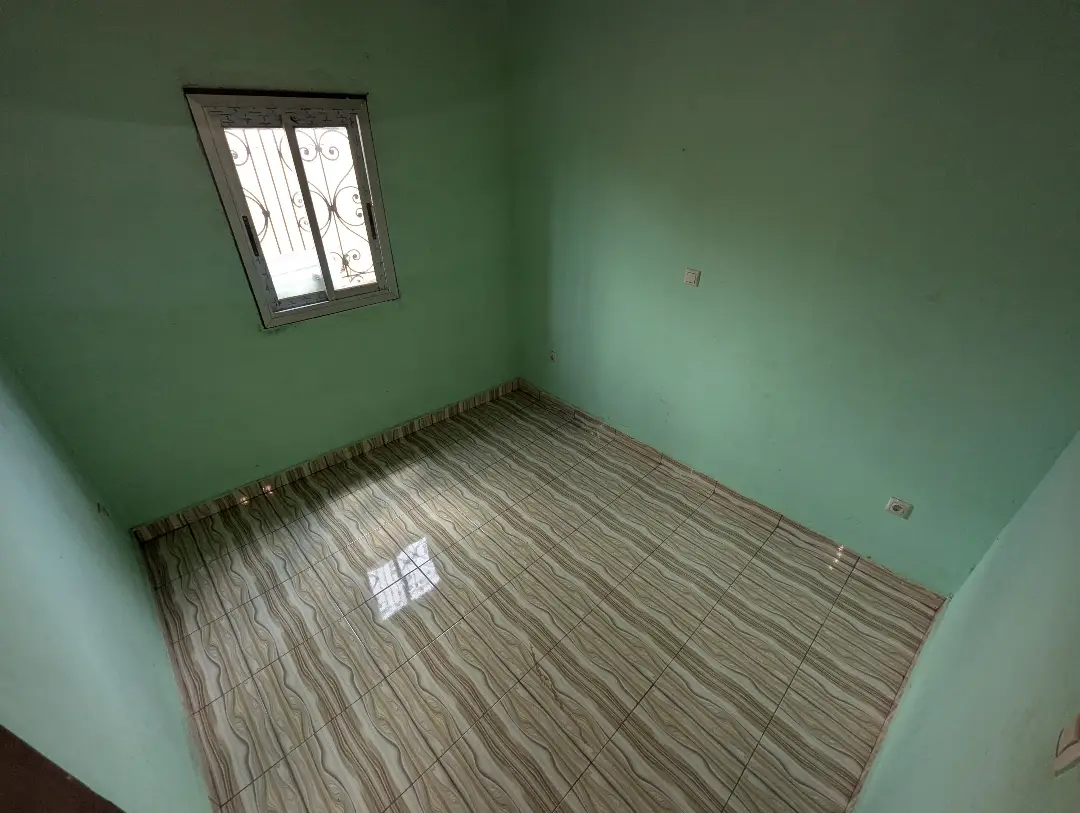 Studio moderne à louer à Bafoussam Toket (lycee) - Image 9