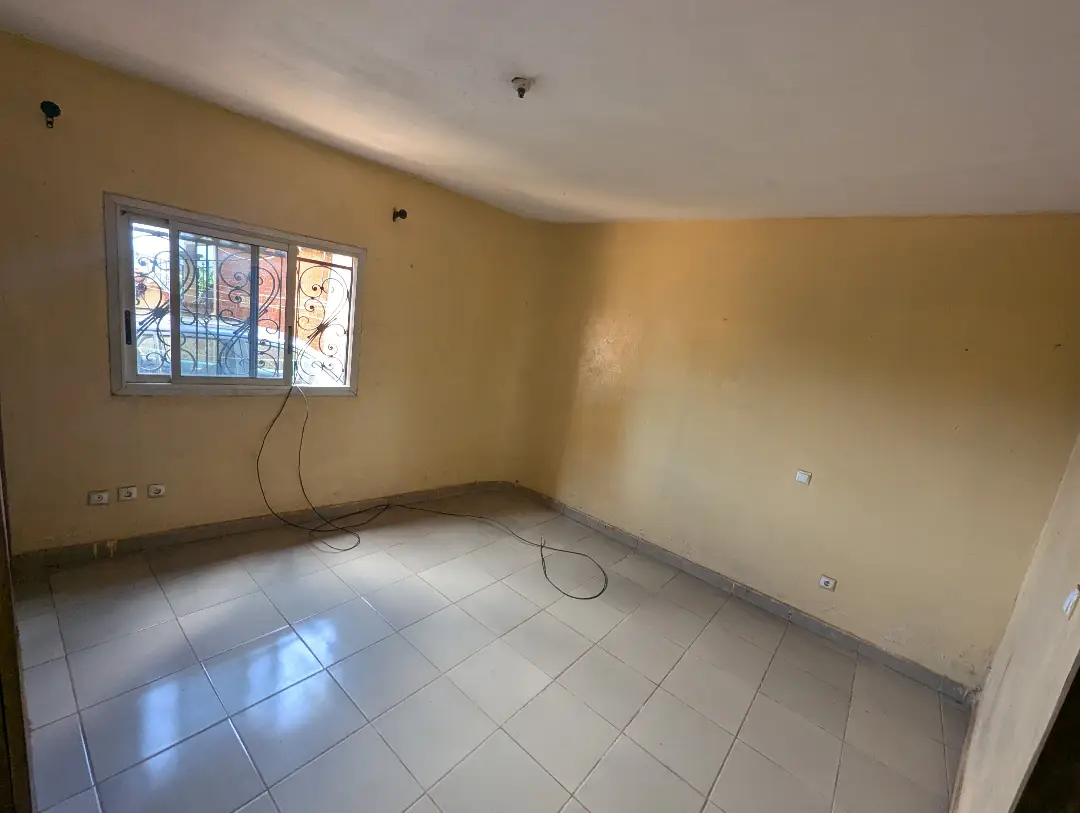 Appartement moderne à louer à Bafoussam Marie Rurale - Image 9