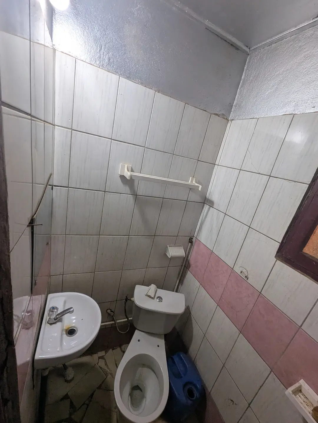 Appartement moderne à louer à Bafoussam Entre Domicile Tankou - Image 9