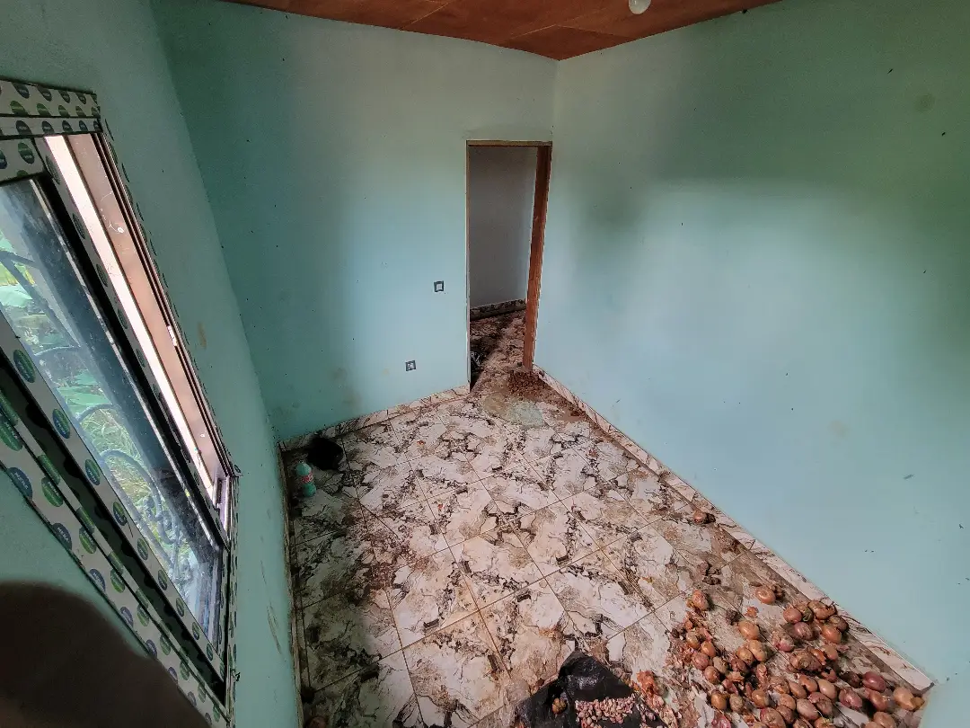 Studio moderne à louer à Bafoussam Toket - Image 10