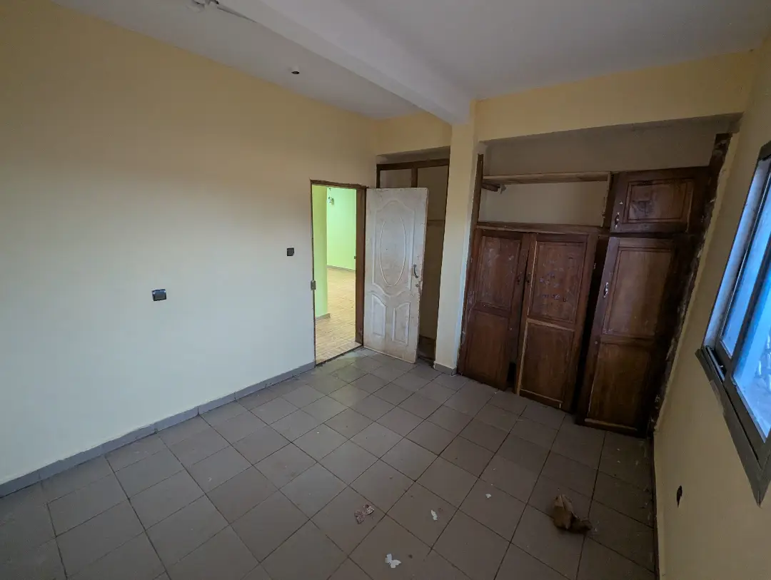 Appartement moderne à louer à Bafoussam 1ere Eveche - Image 10