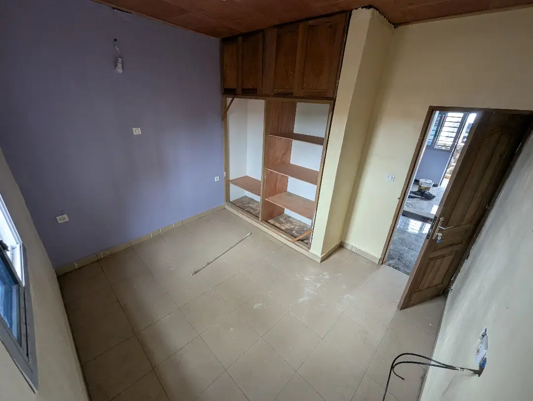 Studio moderne à louer à Bafoussam Tougang Ville - Image 10