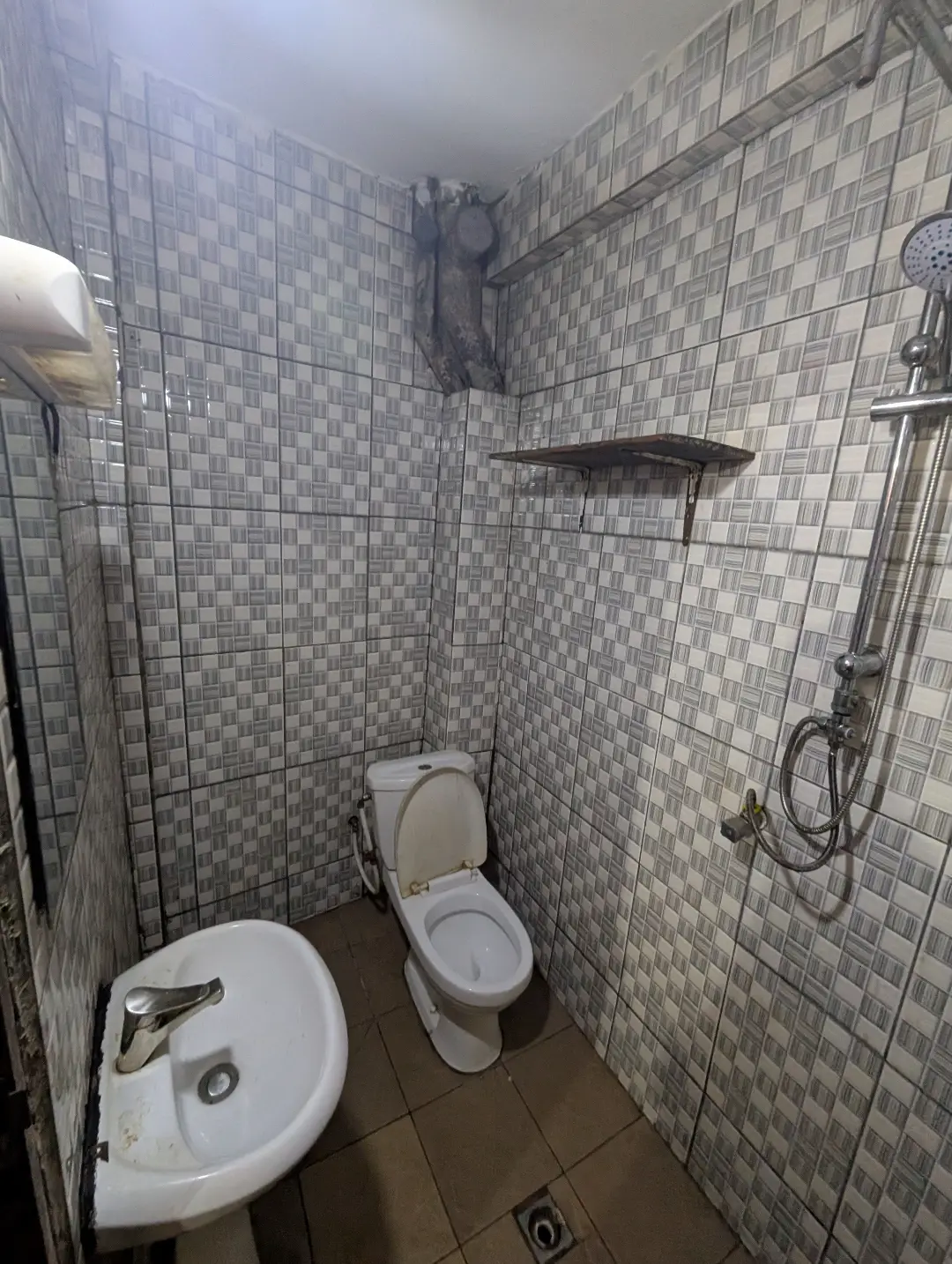 Chambre moderne à louer à Bafoussam 3eme Carrefour Eveche - Image 10