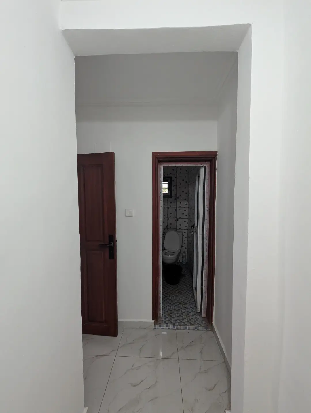 Studio moderne à louer à Bafoussam Mairie Rural - Image 10