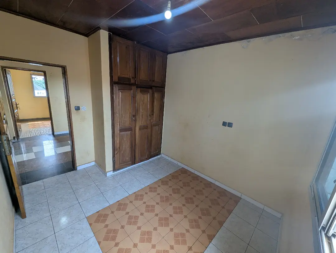 Appartement moderne à louer à Bafoussam Groupe 3 - Image 10