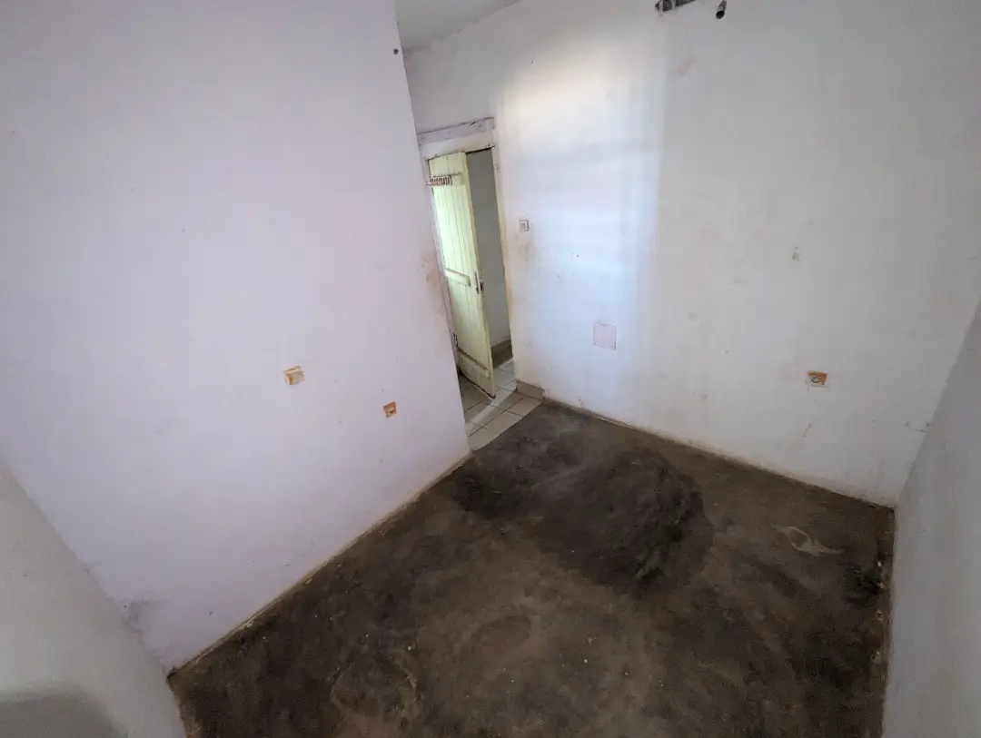 Studio moderne à louer à Bafoussam Palace - Image 10
