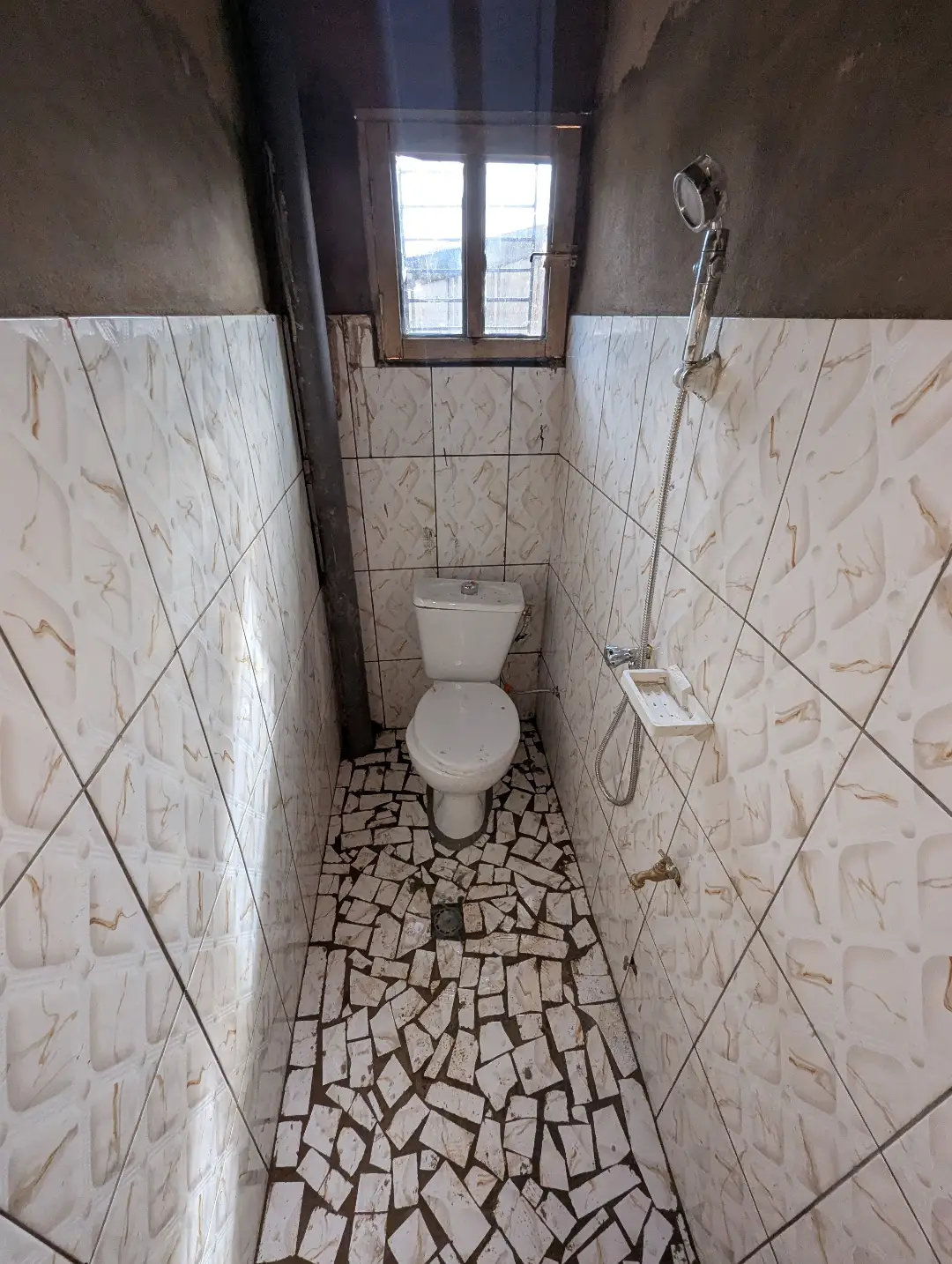 Appartement moderne à louer à Bafoussam Fin Goudron Toket - Image 10