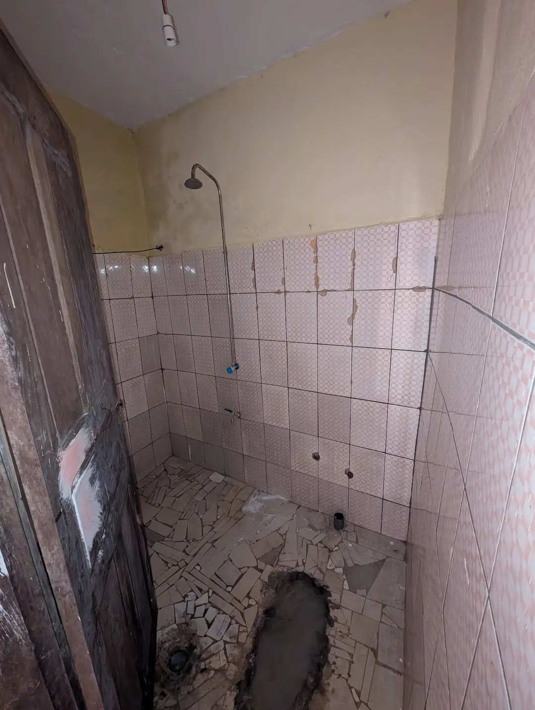 Studio moderne à louer à Bafoussam Carrefour Le Maire - Image 10