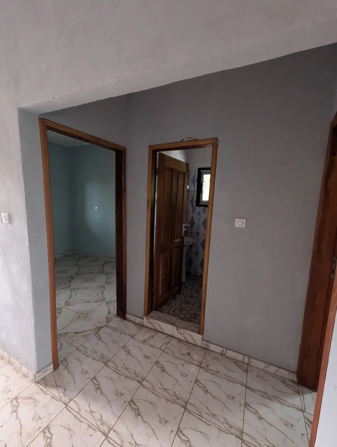 Appartement moderne à louer à Bafoussam Entree De La Ville - Image 10