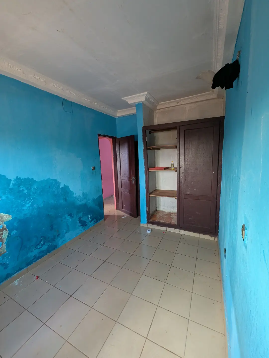Appartement moderne à louer à Bafoussam Gabon Bar - Image 10