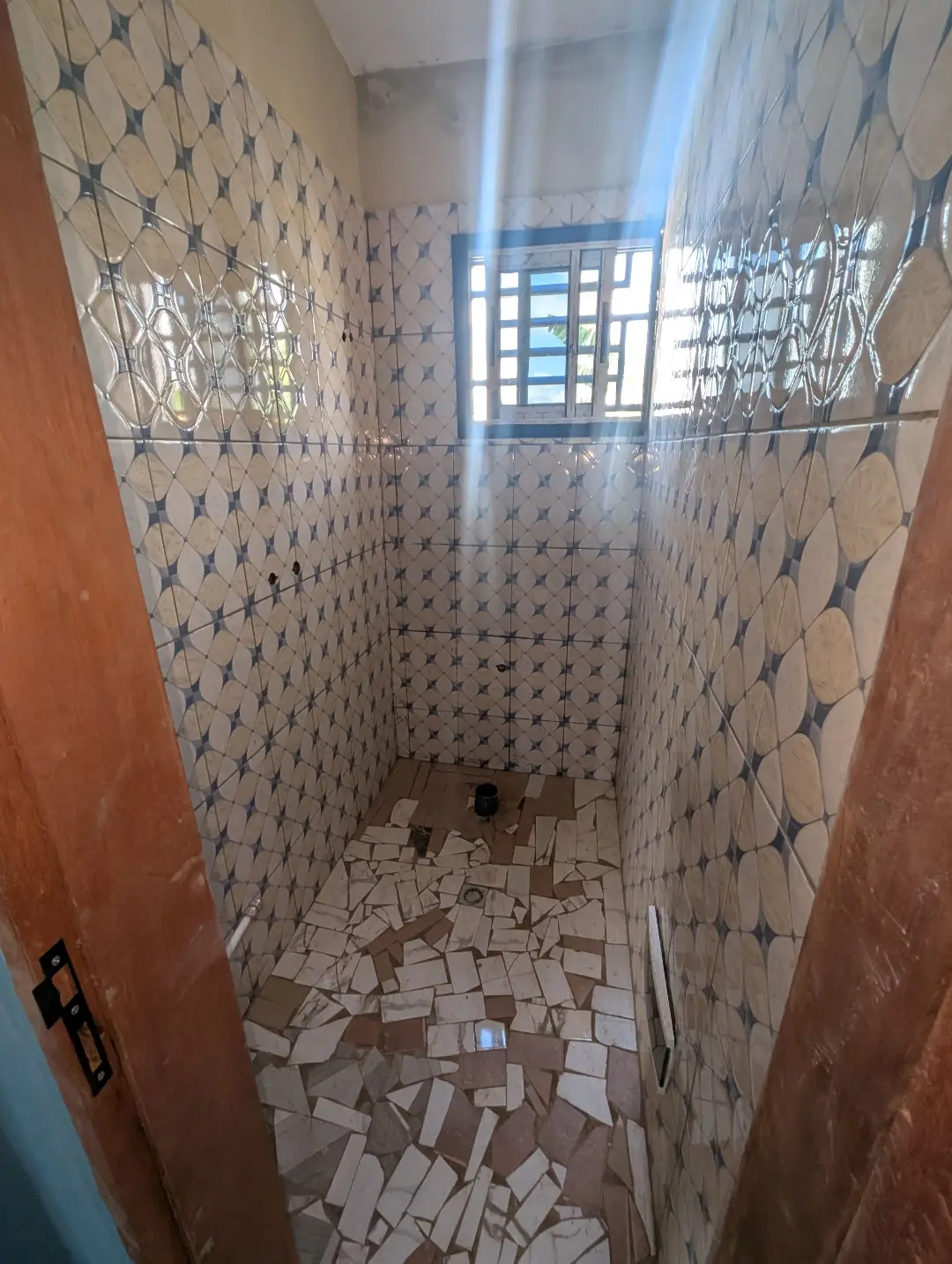 Studio moderne à louer à Bafoussam Tchitchap (ver La Maetur) - Image 10